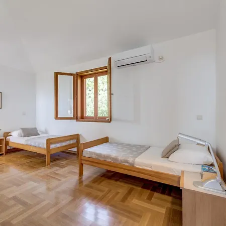 فيلة Bobica Split Kaštela