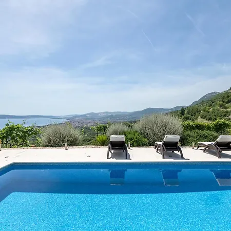 Bobica Split فيلة Kaštela