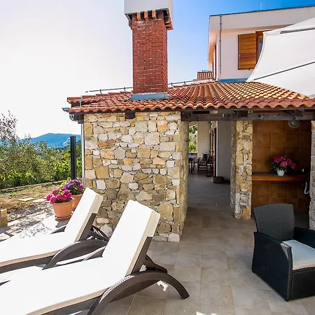 فيلة Bobica Split *